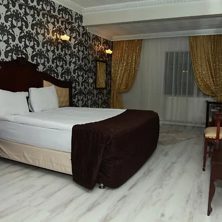 Royal Anka Hotel 4*
